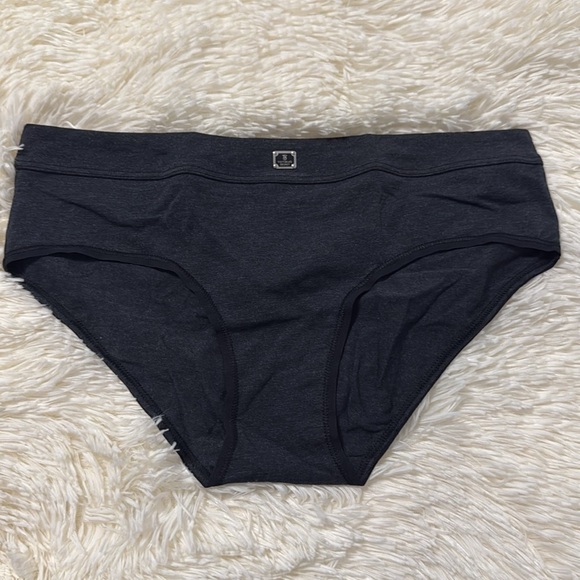 VS Hiphugger Panty - Picture 2 of 4